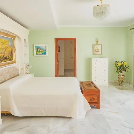 Cubo's Colinas Villa