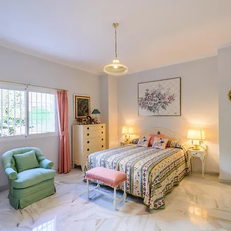 Cubo's Colinas Villa *